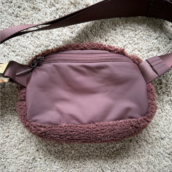 Lululemon Athletica Brown Sherpa Belt Bag - Picture 7 of 7
